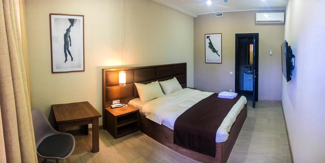Concord Hotel Bishkek Esterno foto