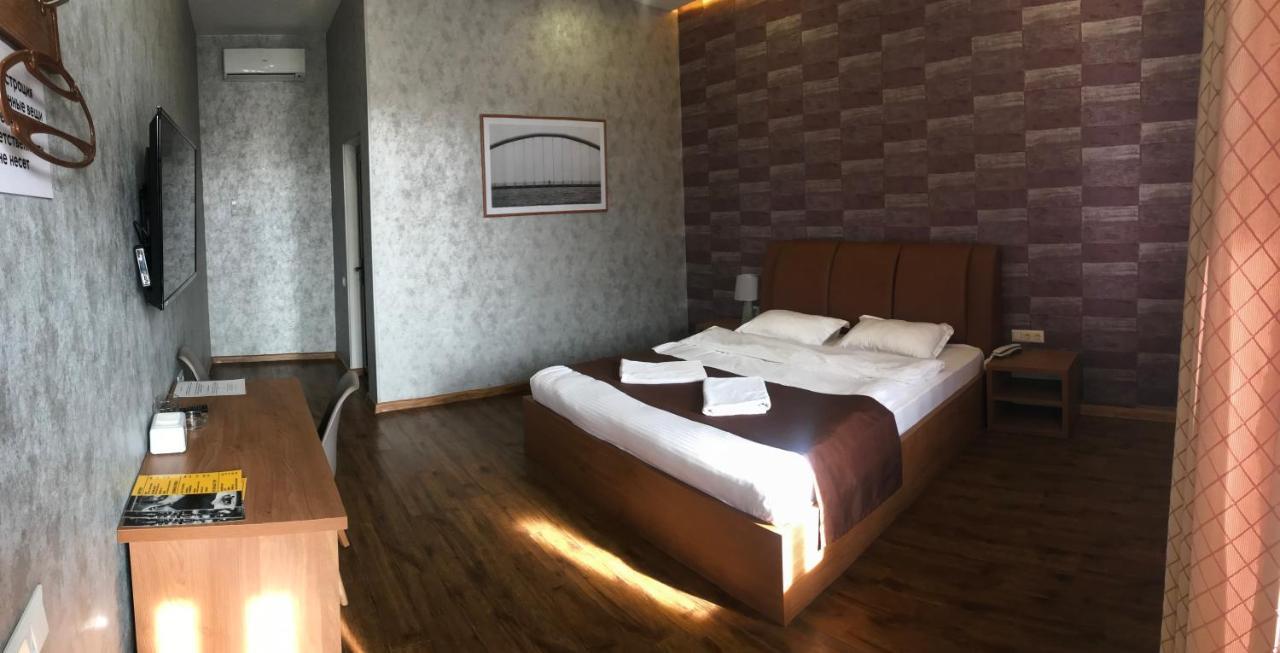 Concord Hotel Bishkek Esterno foto